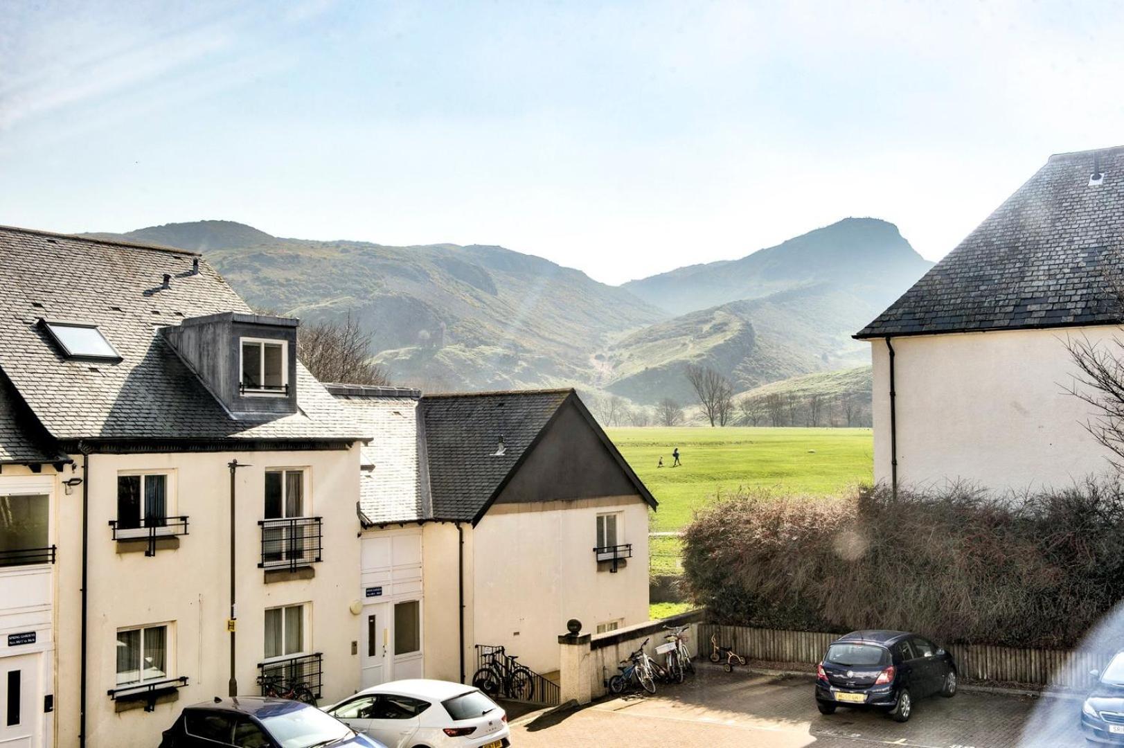 Guestready - Nice 3Bdr Apart W/ Private Parking Edinburgh Luaran gambar